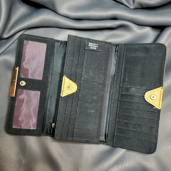 Tahari Mustard Yellow Clutch Wallet, Like New, Great Condition - Picture 8 of 8